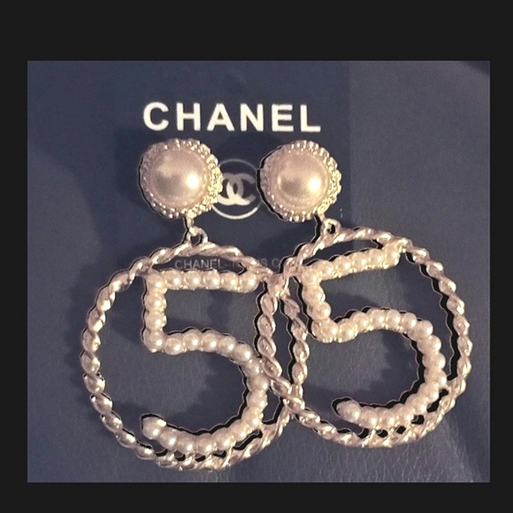 🆕The Iconic #5 Gold/Pearl Fashion Earrings